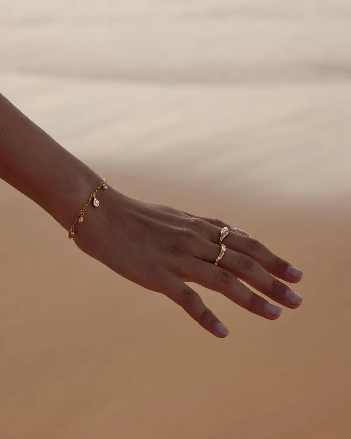 By Charlotte Chasing Tides Ring, Gold