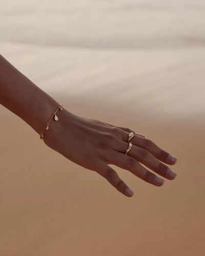 By Charlotte Chasing Tides Ring, Gold